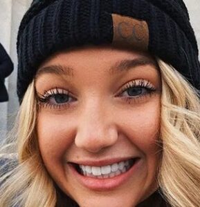 PHOTO Madison Brooks Looking Flawless In A Beanie Hat