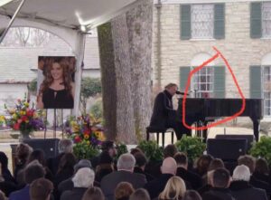 PHOTO There Was Seriously Brand-Placement At Lisa Marie Presley's Funeral