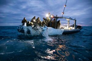 PHOTO Close Up Of Chinese Spy Balloon Brought Aboard A US Navy Boat In The Ocean