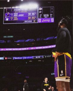 PHOTO Lebron Looking Up At Board Keeping Track Of How Many Points He Needs To Pass Kareem Locked In Pre-Game With His Headphones On