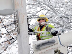 PHOTO Lineman Putting In Work In Austin TX Trying To Repair The Power Lines