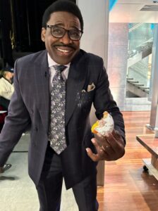 PHOTO Michael Irvin Covered In Donut Powder Eating It In His Hotel Room