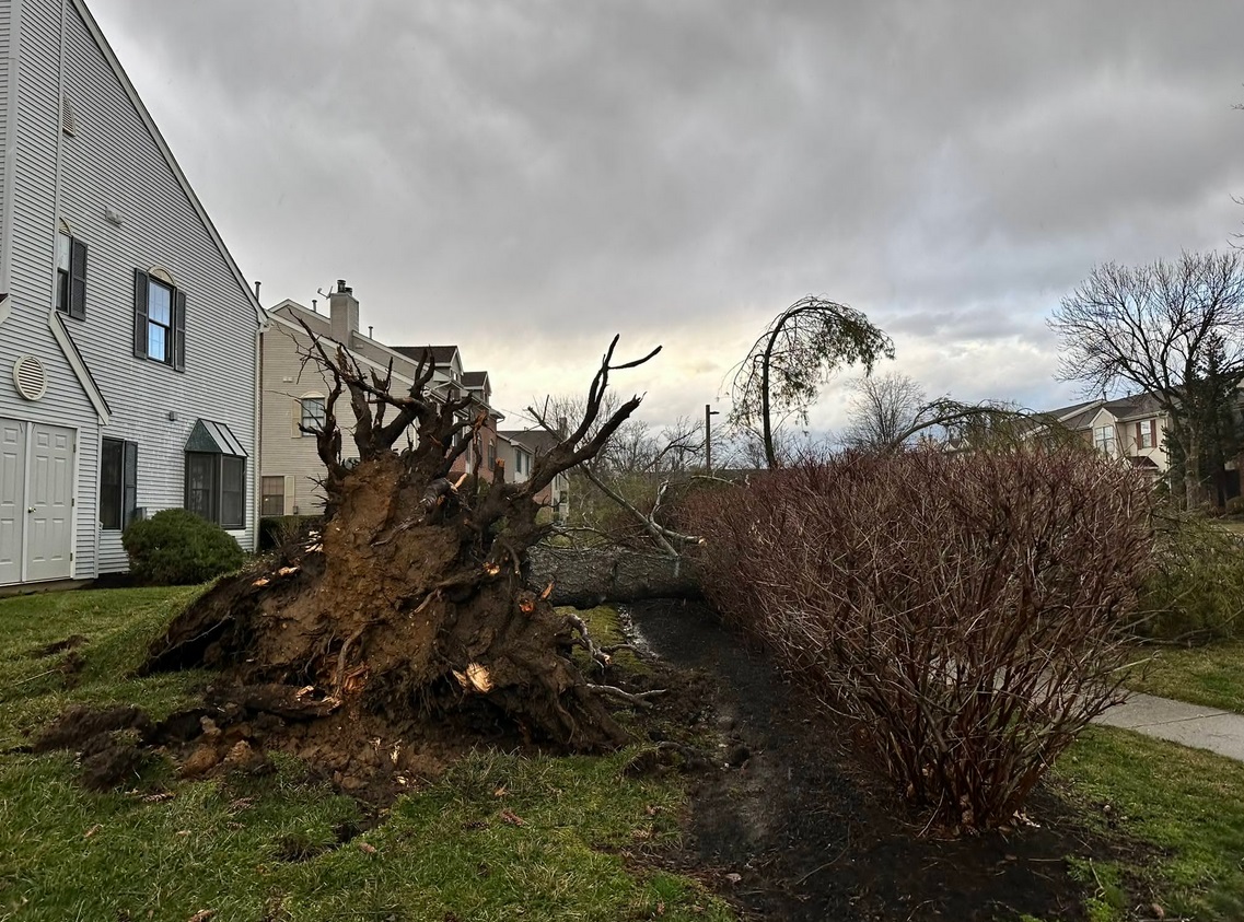 Tornado linwood lawrence eudora devastation