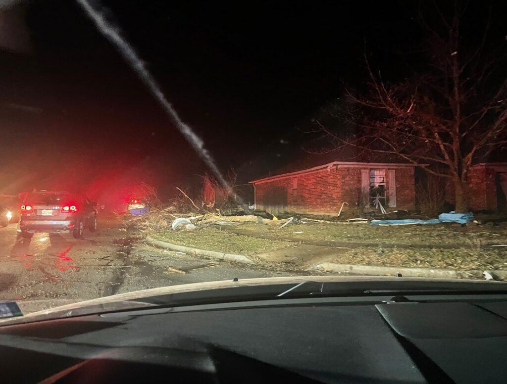 PHOTO Close Up Of Tornado Damage In Norman Oklahoma   PHOTO Close Up Of Tornado Damage In Norman Oklahoma 1024x776 