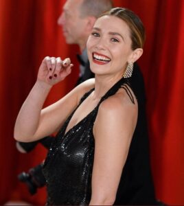 PHOTO Elizabeth Olsen At The Oscars