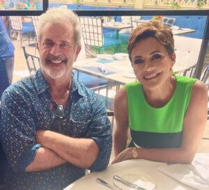 PHOTO Mel Gibson Eating Lunch With Kari Lake