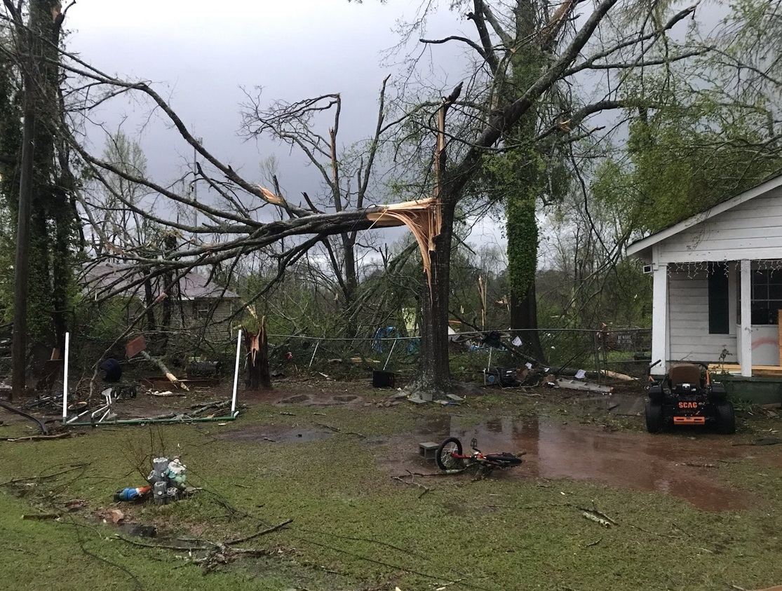 PHOTO Tornado Damage To Smaller Homes In West Point Georgia