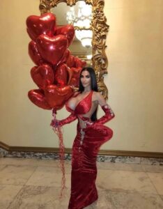 PHOTO Christina Ashten Gourkani Celebrating Her Existence In Mansion Party House With Red Heart Balloons