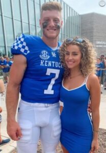 PHOTO Will Levis' Girlfriend Looking Like A Dime In A Blue Dress While Will Was Playing At Kentucky