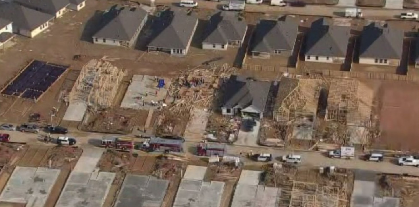 PHOTO Aerial View Shows 5 Big Houses In Neighborhood In Conroe Texas ...