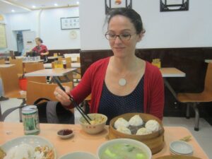 PHOTO Amy St. Pierre Eating Food With Chop Sticks