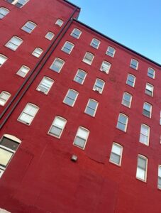 PHOTO Close Up Pictures Of Davenport Iowa Apartment Building Weeks Before Collapse Show It Was Landlords Negligence That Caused Chaos