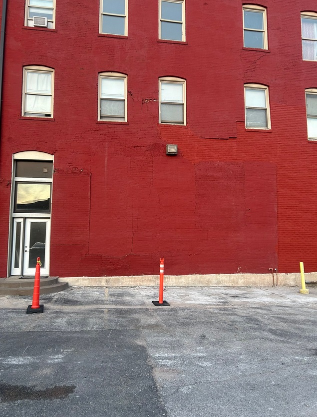 PHOTO Close Up Pictures Of Davenport Iowa Apartment Building Weeks