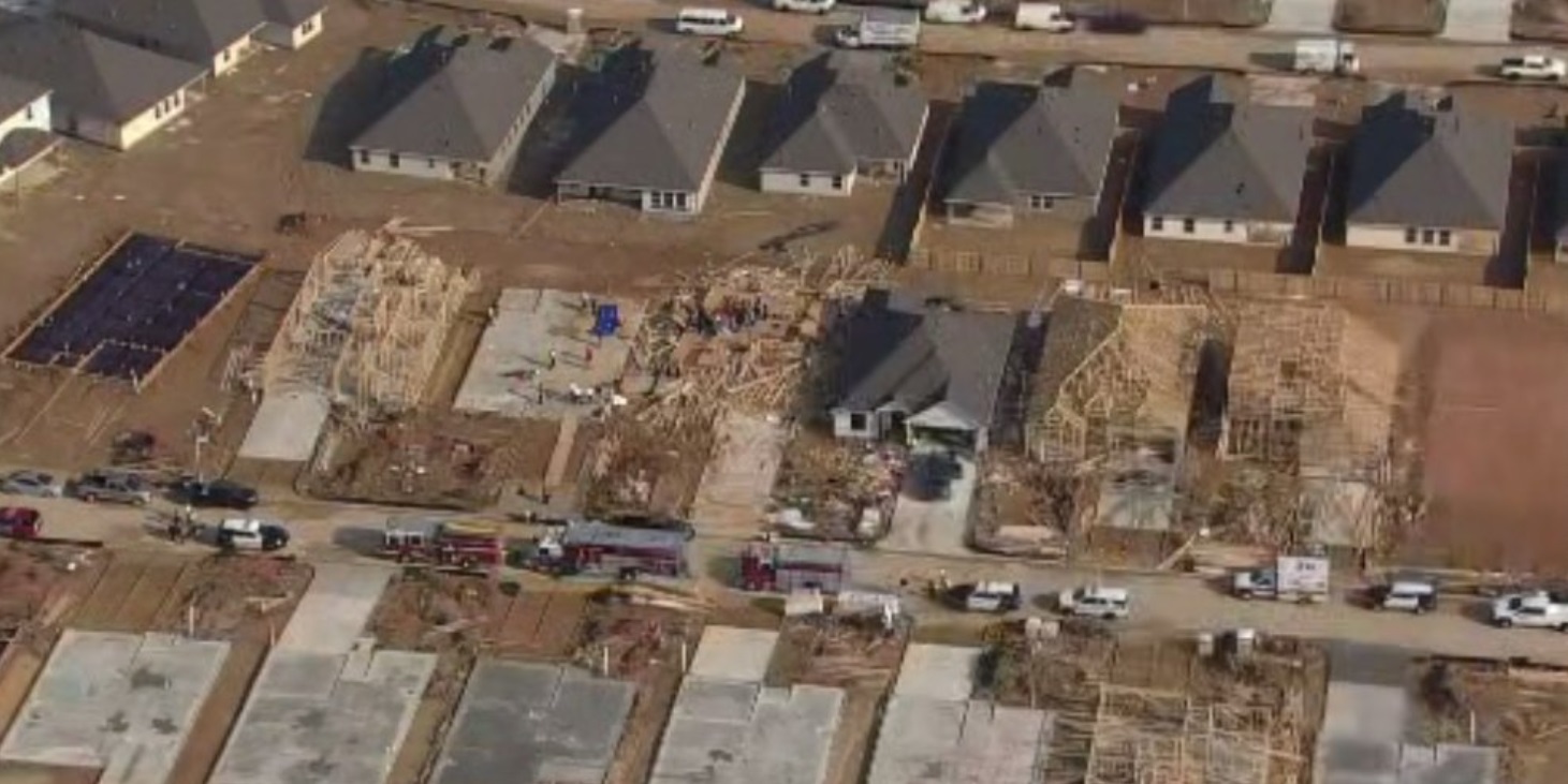 PHOTO Giant House In Conroe Texas Just Reduced To A Pile Of Wood After ...