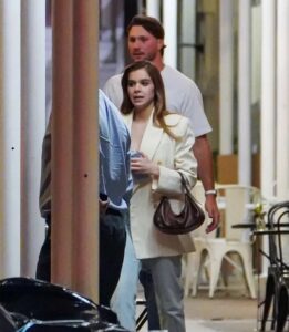 PHOTO Hailee Steinfeld At Sit Down Restaurant With Josh Allen