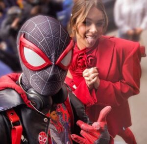 PHOTO Hailee Steinfeld With Spider Man