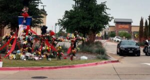 PHOTO Memorial For Allen TX Shooting Victims At Outlet Mall