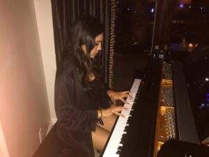 PHOTO Noor Alfallah Gets Extra Points For Being Hot For Knowing How To Play The Piano