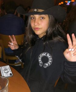 PHOTO Noor Alfallah Looking Like A Queen Wearing A Cowboy Hat