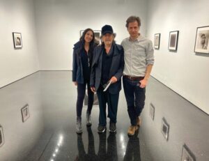 PHOTO Noor Alfallah Wearing Leggings At Art Museum In New York With Al Pacino