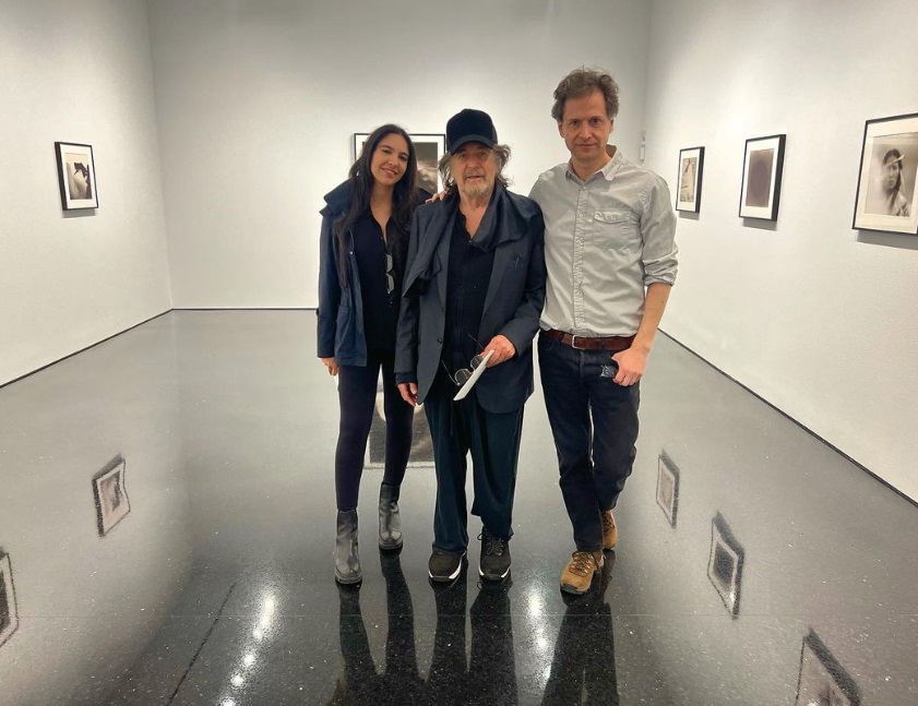 PHOTO Noor Alfallah Wearing Leggings At Art Museum In New York With Al