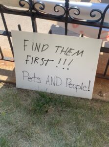 PHOTO Sign Left Outside Davenport Iowa Apartment Building That Says Find Them First Pets And People