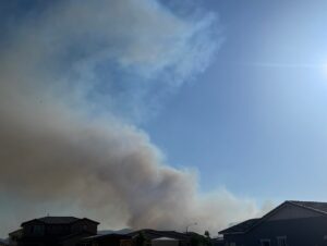 PHOTO Smoke Over Homes Near Cottonwood Avenue In San Jacinto CA