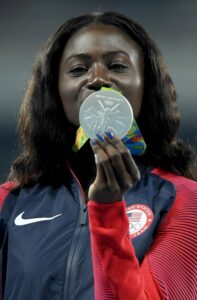 PHOTO Tori Bowie Kissing Her Olympic Medal