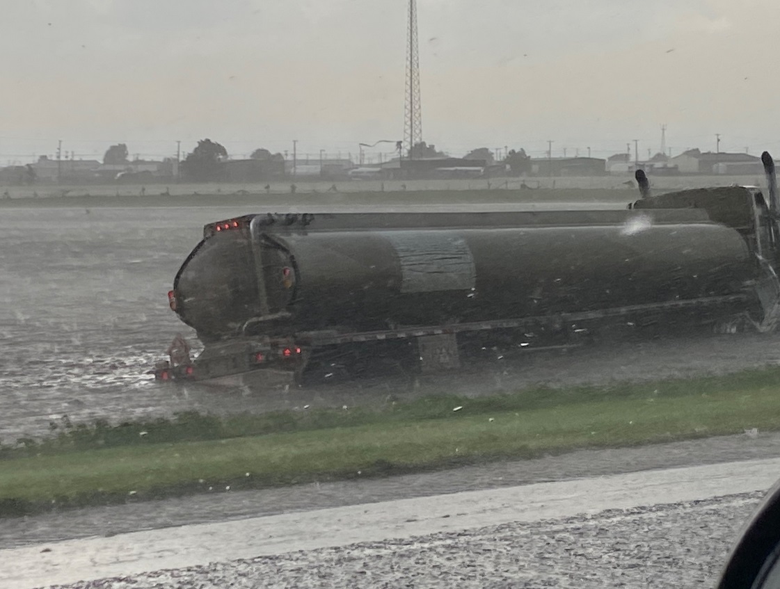 PHOTO Sirens Were Going Off In Booker Texas During Tornado In Perryton