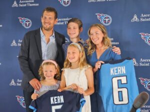 PHOTO Titans Punter Who Retired Brett Kern Has A Really Hot Blonde Wife