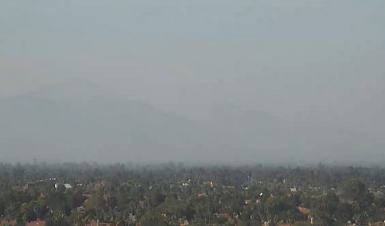 PHOTO Windy Air Blowing Smoke Into Southeast Valley In Phoenix From Mulch Fire