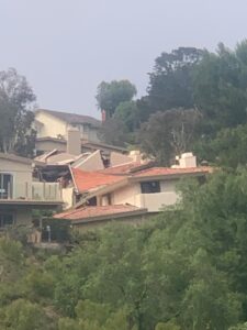 PHOTO Another House In Rolling Hills Estates California Has A Cracked Roof And Is Permanently Destroyed