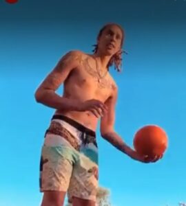 PHOTO Brittney Griner Shirtless Definitely Looks Like A Man