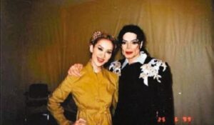 PHOTO Coco Lee With Michael Jackson And She Had So Much Makeup On She Looked Like A Clown