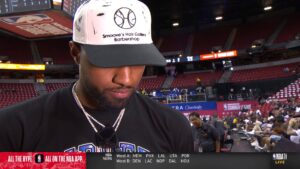 PHOTO Paul George Wearing A Smoove's Hair Gallery Barbershop Hat At Summer League