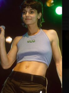 PHOTO Sinead O'Connor Showing Off That Ripped Stomach