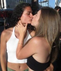 PHOTO Thalia Chaverria Kissing Her Girlfriend On The Lips