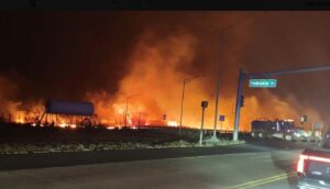 PHOTO Amazing Picture Of Lahaina Fire From The Street