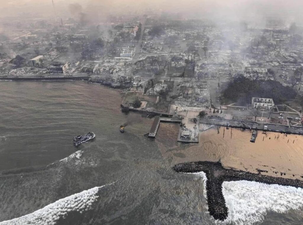 Photo Before And After Photographs Of The Fire Damage In Lahaina Maui