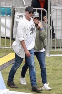 PHOTO Bryan Randall Under Disguise At Concert With Sandra Bullock