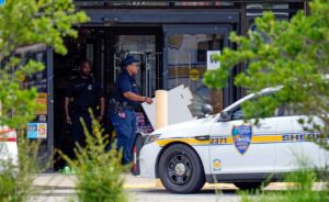 PHOTO Jacksonville Investigators Collecting Evidence In Ryan Palmeter Shooting