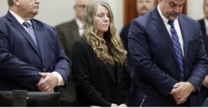PHOTO Lori Vallow's Face As She Was Sentenced To Life In Prison And She Had Her Eyelids Sealed Off