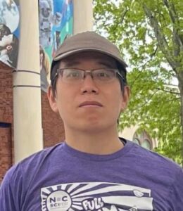 PHOTO Tailei Qi Looking More Laid Back Wearing Hat And T-Shirt On College Campus