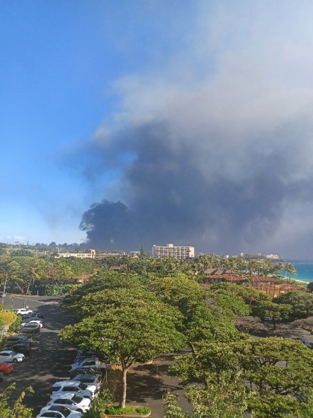 PHOTO Wind Changing Direction And The Kaanapali Hill Fire Started ...