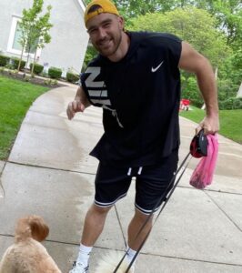 PHOTO Travis Kelce Walking The Dog Before Going On Date With Taylor Swift