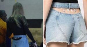 PHOTO Taylor Swift Wore Area Bracelet Jeans To Chiefs Jets Game