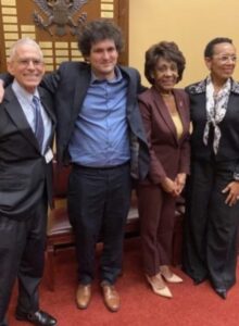 PHOTO Sam Bankman-Fried Posing For A Picture With His Favorite Democrats