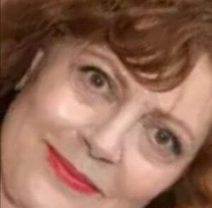 PHOTO Susan Sarandon With A Big Smile On Her Face When She Should Be Shutting Her Mouth