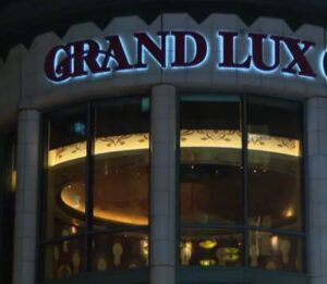 PHOTO The Grand Lux Cafe Will Be Missed By Many Chicago Residents