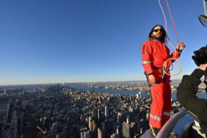 PHOTOS Of Jared Leto Standing On Top Of The Empire State Building